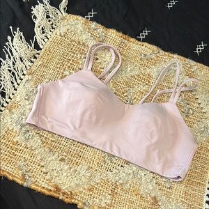 Women's Lululemon ~ 
Like a Cloud Sports Bra Light Support ~ Vitapink